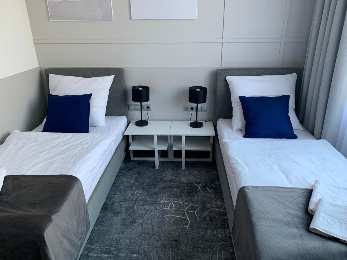 Hotel Coliber Klobuck Extérieur photo